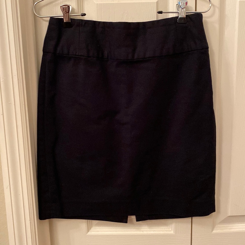 Black pencil skirt!